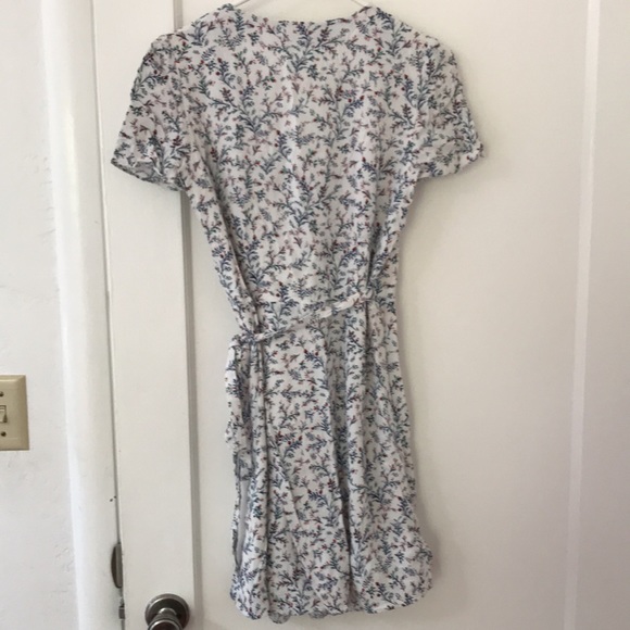 Sezane mini floral leaves wrap dress - Picture 3 of 7
